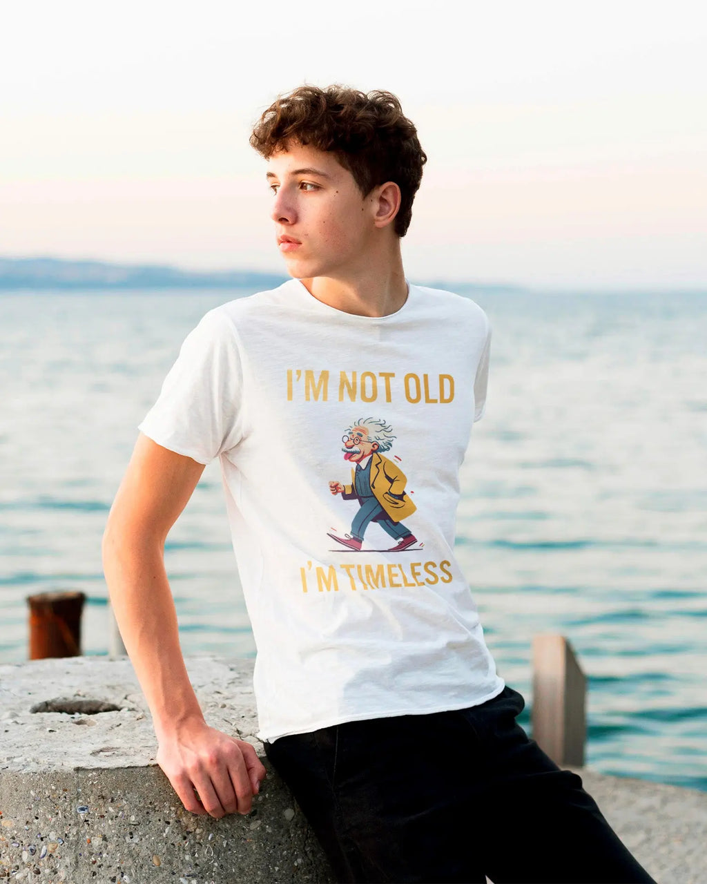 Camiseta de Manga Corta -  Einstein I'm Not Old I'm Timeless  - 100% Algodón Home & Living