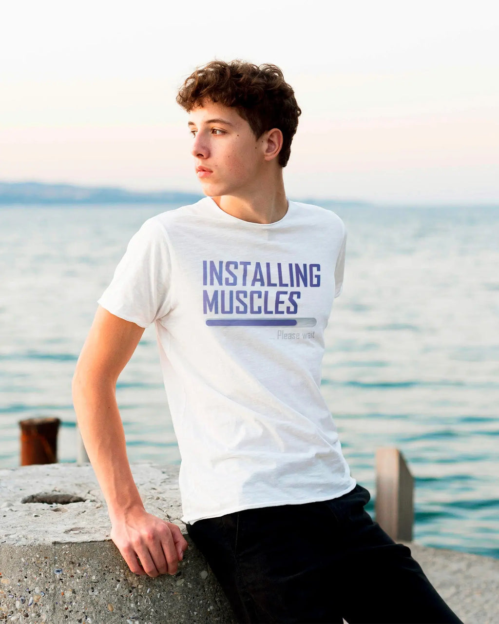 Camiseta de Manga Corta -  Installing Muscles  - 100% Algodón Home & Living